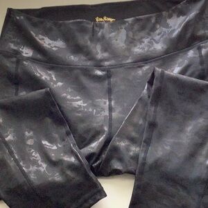 Lilly black on black 7/8 length leggings